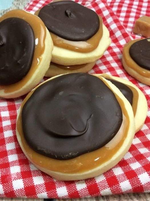Homemade Twix Cookies