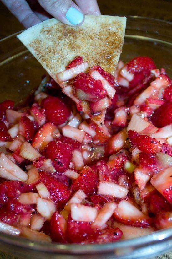 Fruit Salsa & Cinnamon&nbsp;Chips