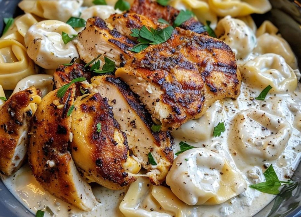 Asiago Tortellini Alfredo with Grilled&nbsp;Chicken